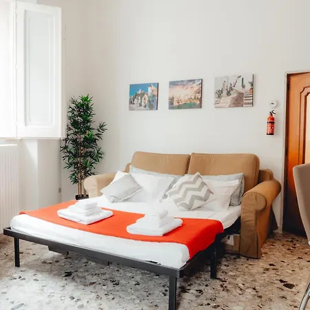 Casa Mandarino Con Parcheggio 孔韦尔萨诺