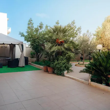 Casa Mandarino Con Parcheggio 孔韦尔萨诺